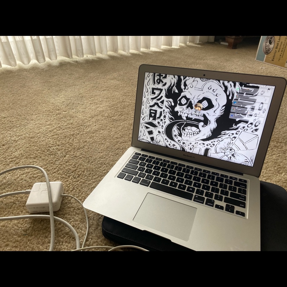 Macbook Pro 2015 - Picture 2 of 4